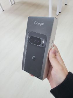 Google - Pixel 10 Pro 6.3" (Unlocked) 128GB Obsidian Brand New