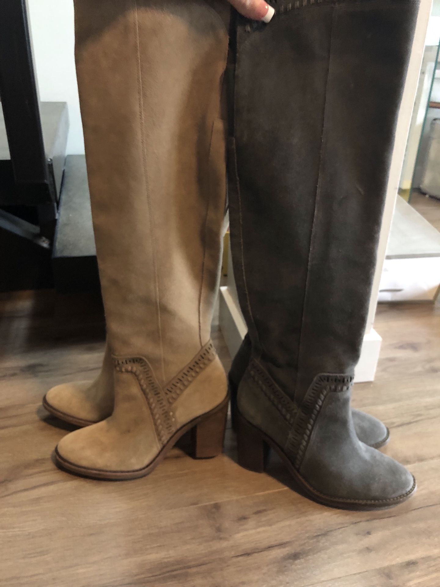 Madolee Over the Knee Boot VINCE CAMUTO Women Size 8 LIKE NEW!!! 2 colors: GREY AND TAN lush suede