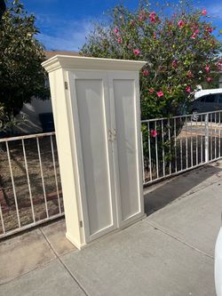 Free  cabinet
