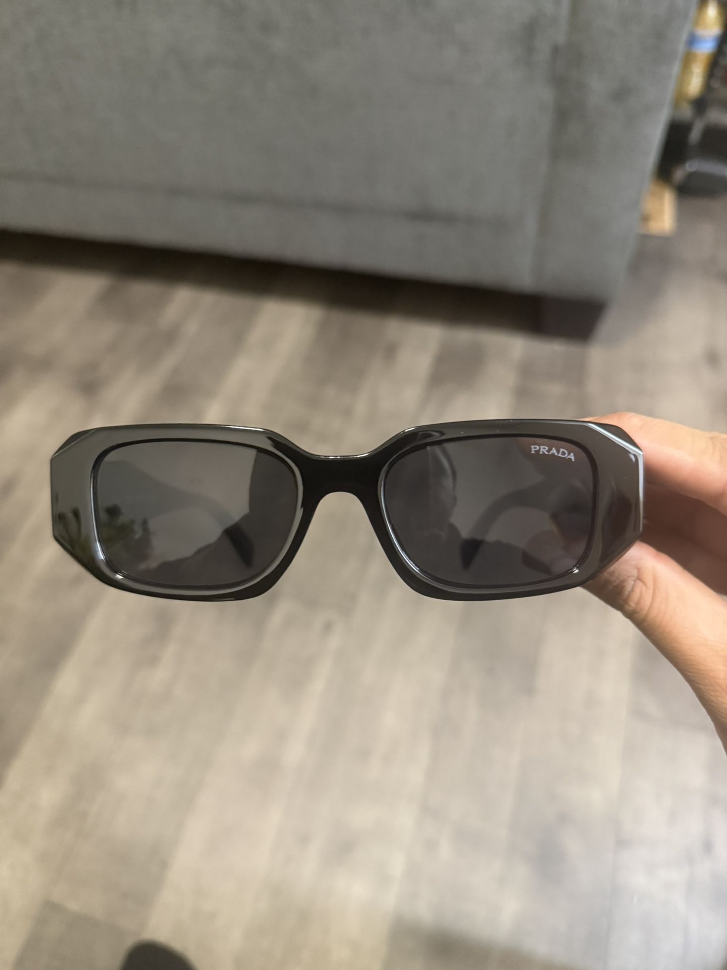 BRAND PRADA SYMBOLE SUNGLASSES (WITH BOX) 😎‼️‼️‼️‼️
