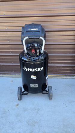 Husky 30g Single Stage Oil Free Portable Vertical Electric Air Compressor 
