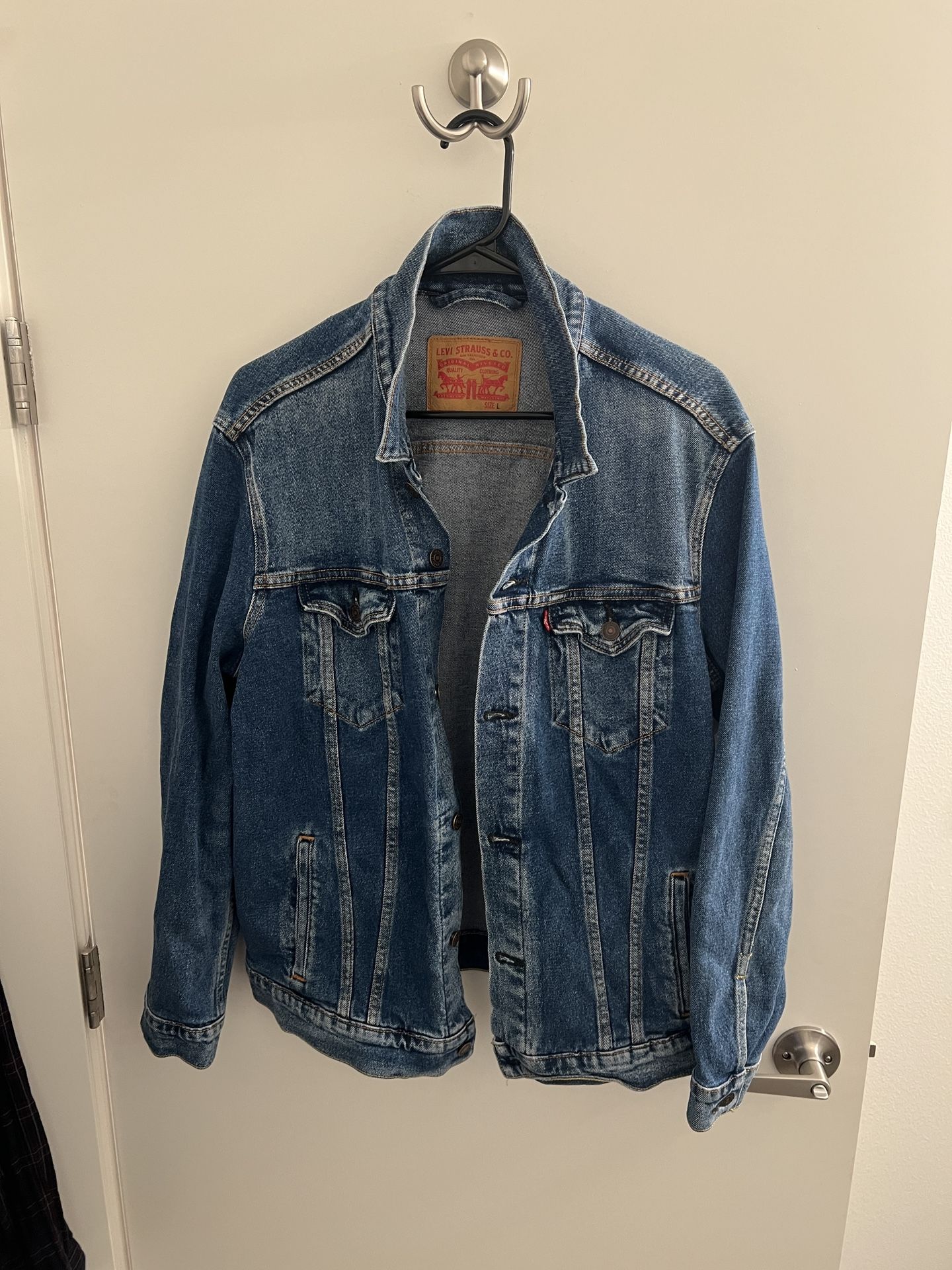 🔥 Levi’s Denim Jackets And Other(s) 🔥