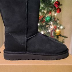 UGG Classic Short Boot II Women Sz 9