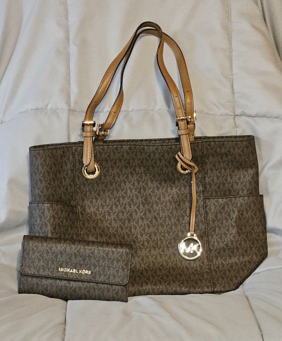 Michael Kors Tote & Trifold Wallet