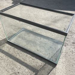 Aquarium tank 10 Gal and 2 Gal