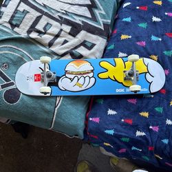 BRAND NEW Fully Assembled DGK Board White Castle Collab Size 7.5