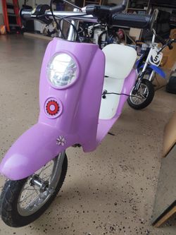 Razor Girls Bike (Great Condition)