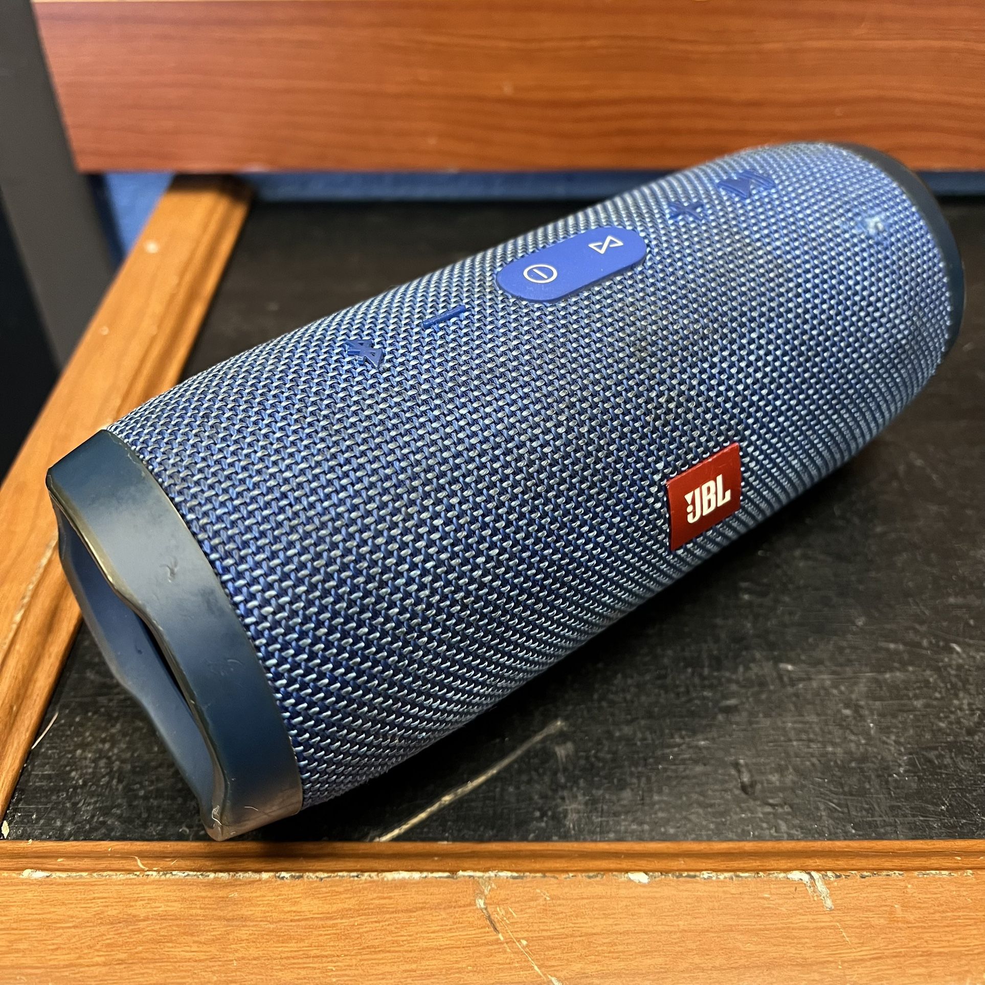 JBL Bluetooth Speaker FOR PARTS/REPAIR
