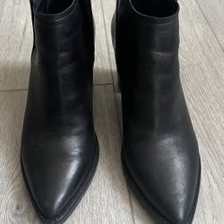Black Leather Booties By Dolce Vita Size 7