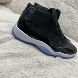 Jordan 11 Space Jam 