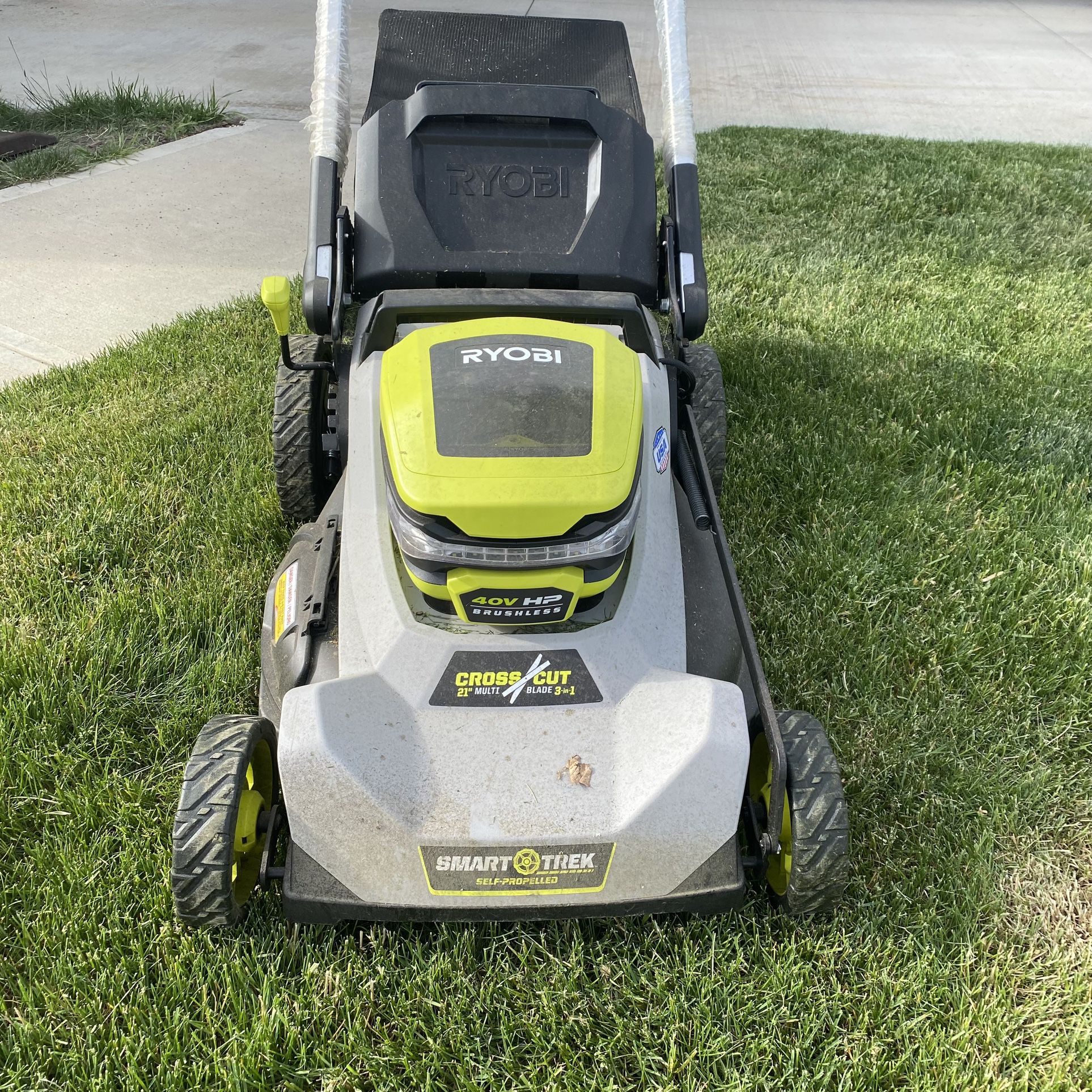 RYOBI RY401140 40V HP 21 in. Cordless Self-Propelled Mower, Battery & Charge