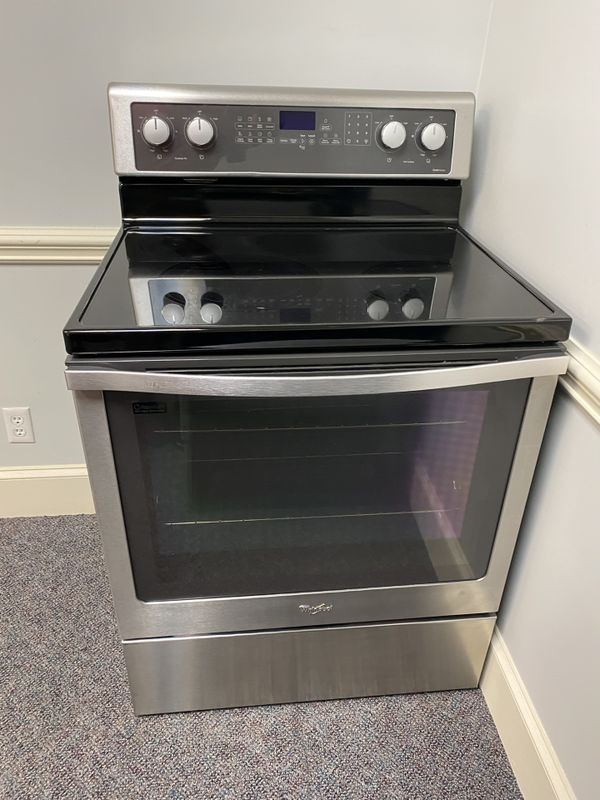 WHIRLPOOL STAINLESS GLASS TOP STOVE WITH CONVECTION OVEN 4 MONTH