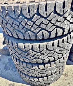 275/70/18 Goodyear 📍📍 Vendo un set de llantas con 80% de vida las 4 📍🌟