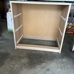 3 Drawers Dresser: 27 1/2 X 29 1/2 Inches