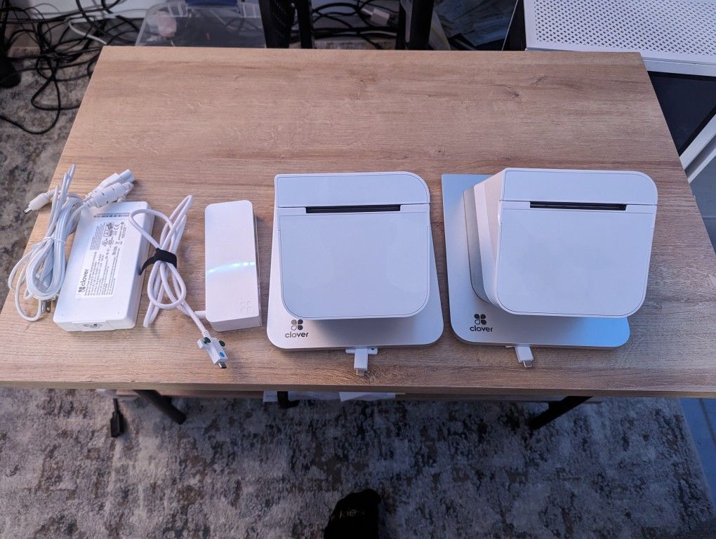 Clover New (2) P500 Printers, (1) H500 Power HUB