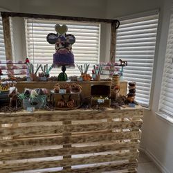DESSERT TABLE 