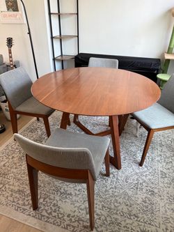 Walnut round dining table with 4 chairs, great condition
