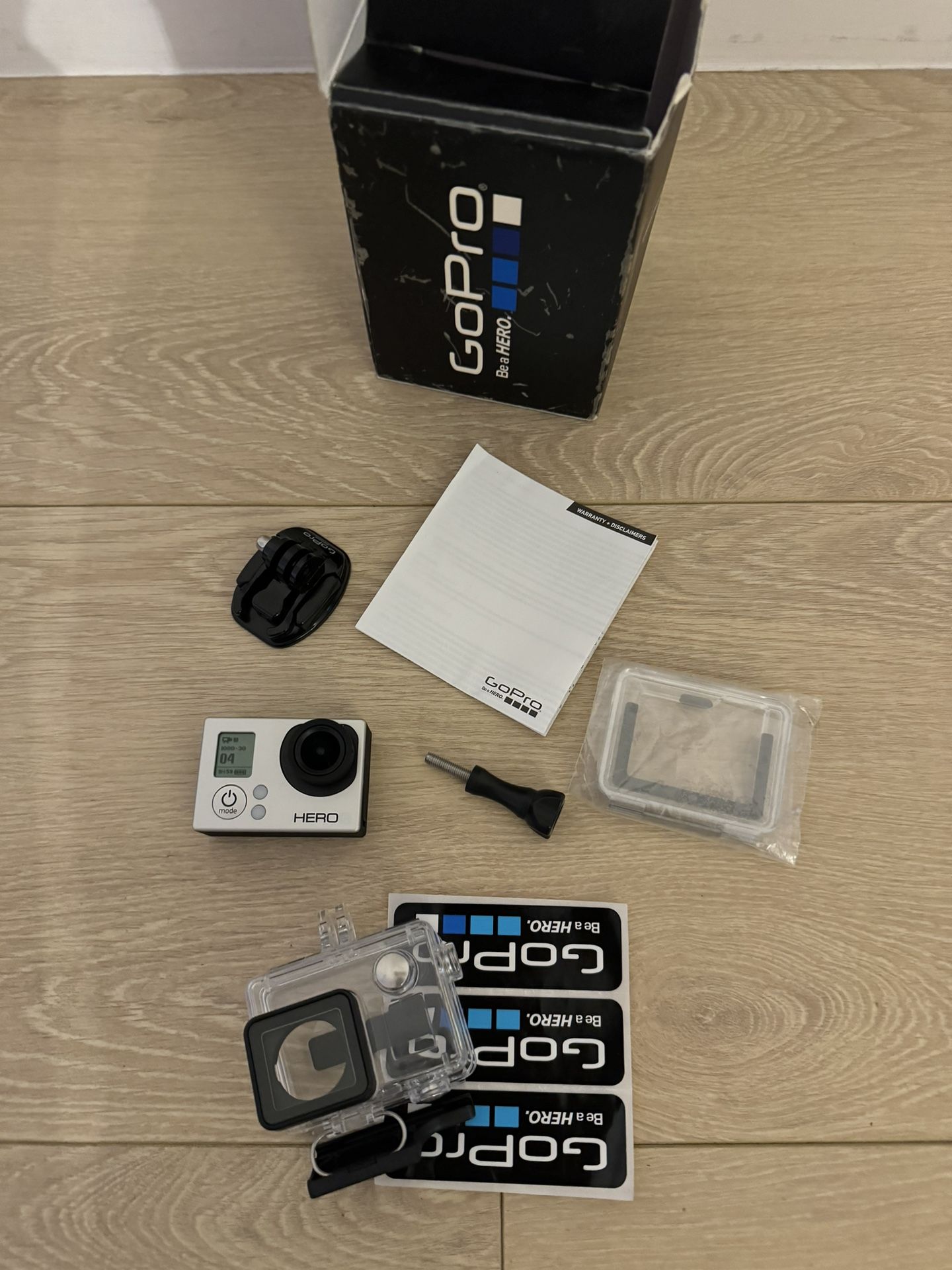 GoPro HERO3: Silver Edition Camera in Case with Accessories 128gb SD Card
