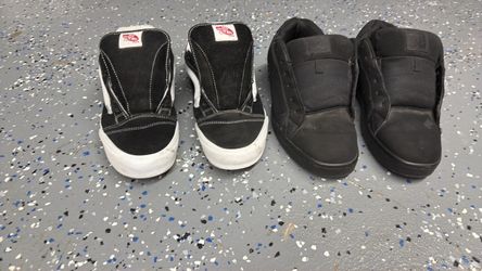 Men’s vans size 11.5 & DC size 12
