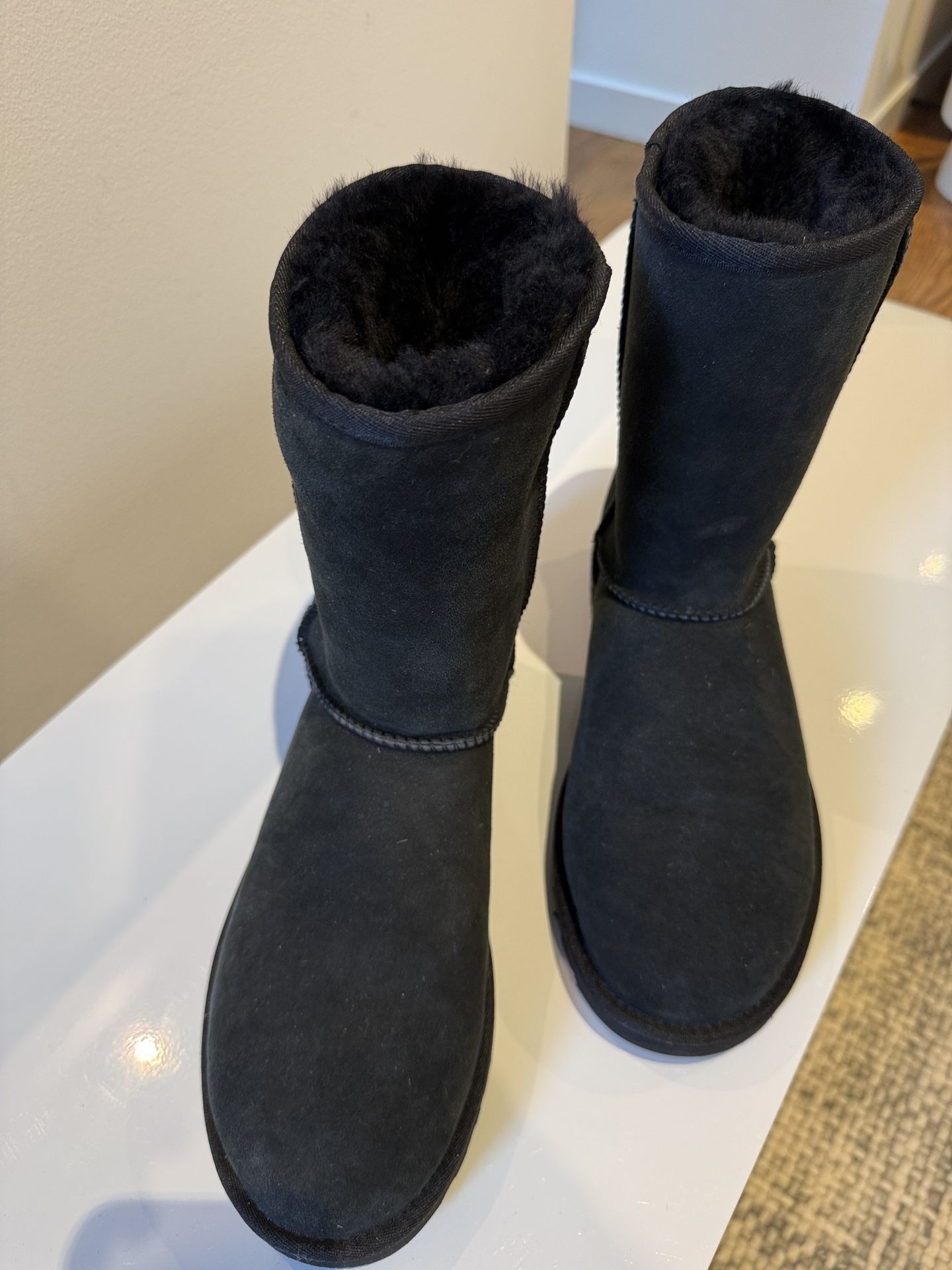 UGG Classic Short II black Boot Size US10