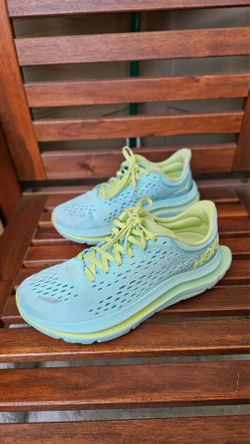 Hoka Kawana running shoes in Women's Size 7.5