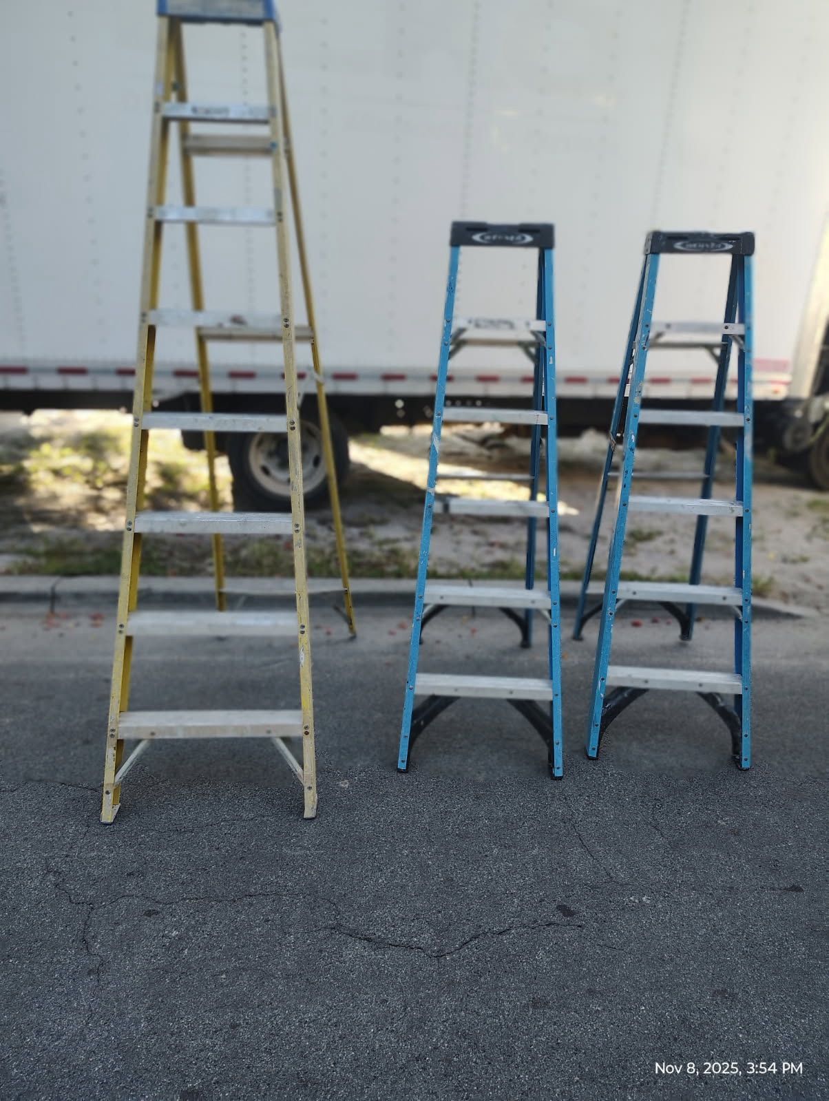 Set of Werner step ladders in good condition. $120 for all …yellow ladder 8ft tall , blue ladders 6ft. Tall Mount Dora Fla 32757