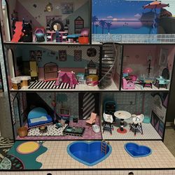 lol surprise dollhouse with accessories. 