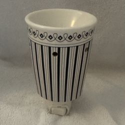 Scentsy Stripe Plug-In Wax Warmer