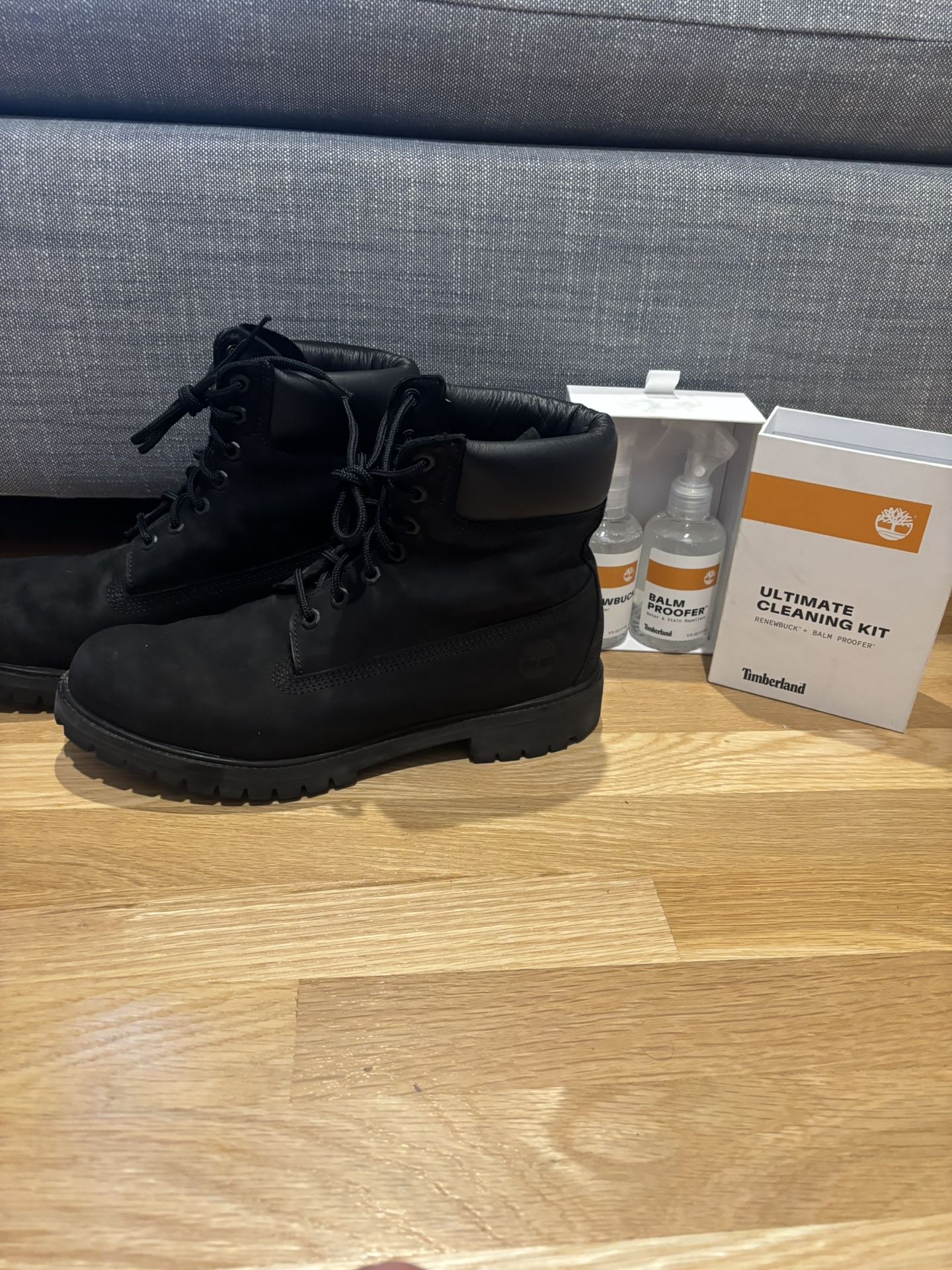 Black Timberland boots with cleaning kit 10.5M