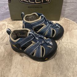New Keen Baby Boy Water Shoes Sz 4