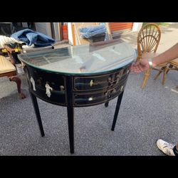 A Beautiful Oriental Piece Withdrawal And Two Side Open With A Glass