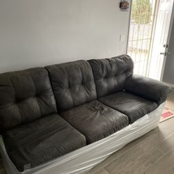 Couches $600 