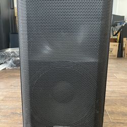 QSC K2 speaker (Like New!!!)