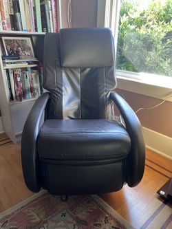 HumanTouch WholeBody 7.1 Massage Chair