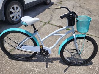 New Huffy Carlisle Beach Cruiser Bike Bicycle with 26" Tires,  basket, and Cup Holder. Bought and not used.  - $60 FIRM