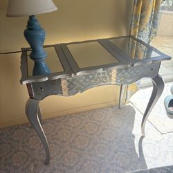 Vintage Flip-Flop Vanity