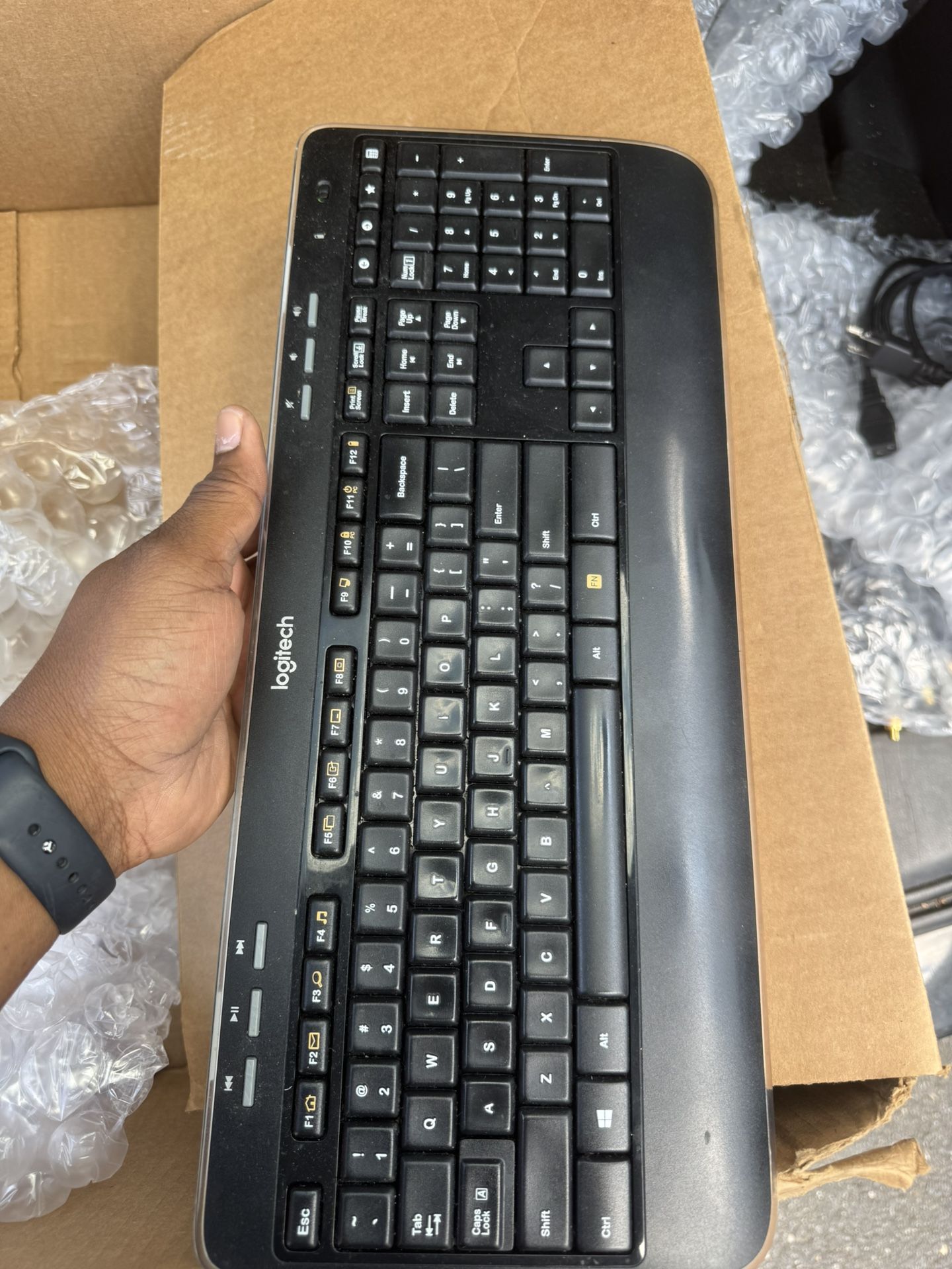 Monitor Andand Laptop