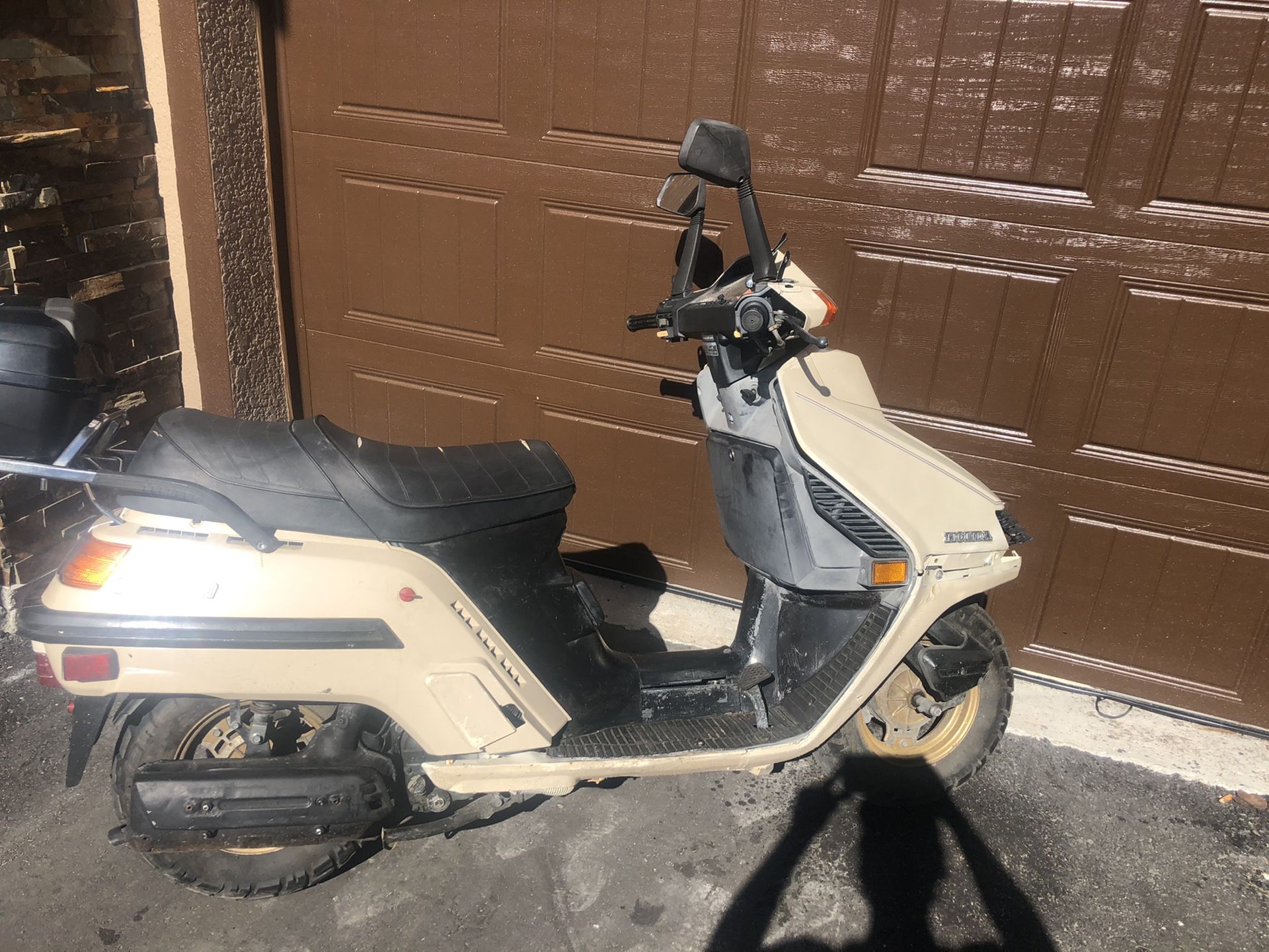 VINTAGE HONDA ELITE 250 SCOOTER