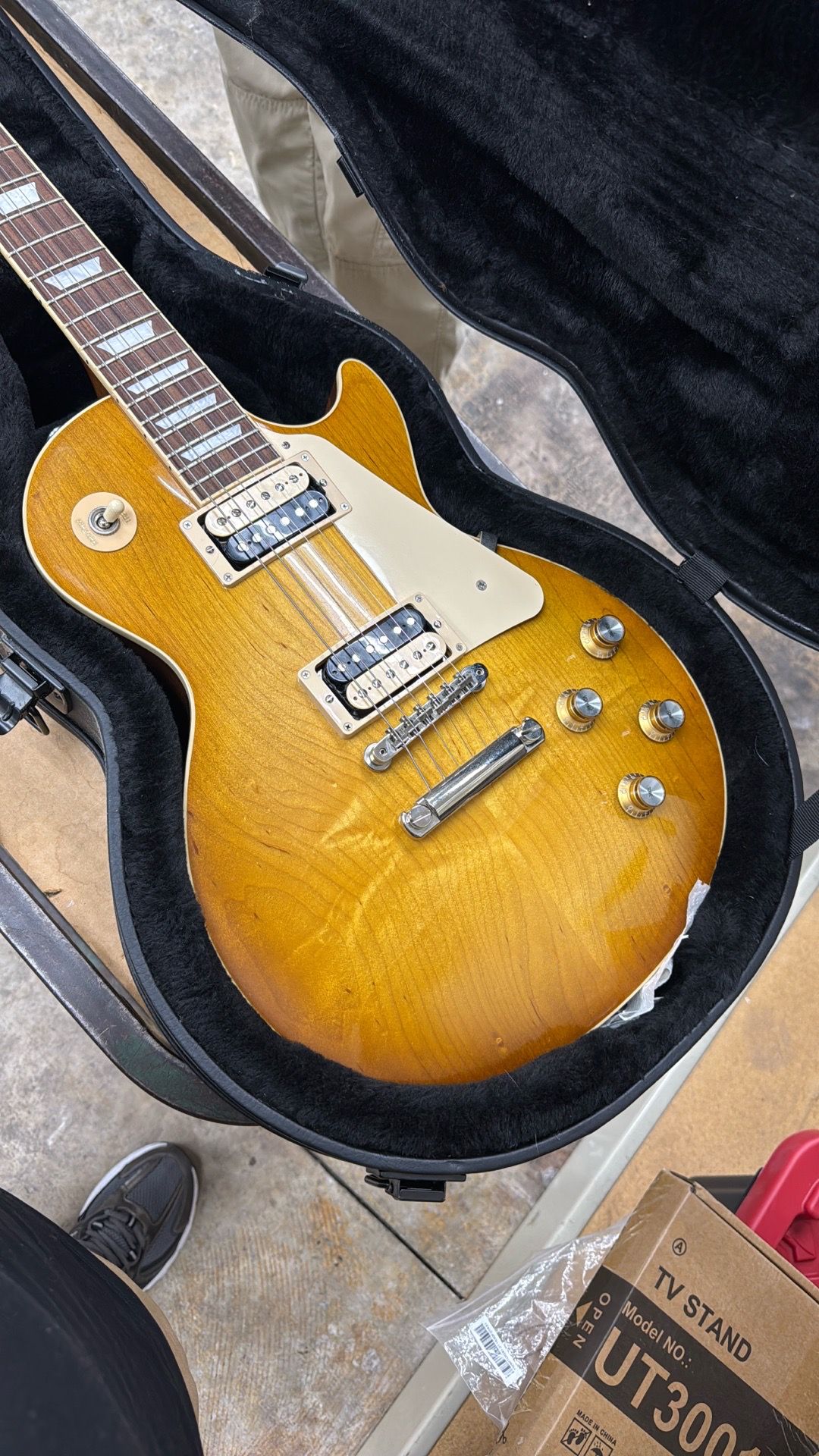 Electric guitar Gibson