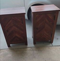 Set of cedar wood cabinets, 1 one inside. Very good condition