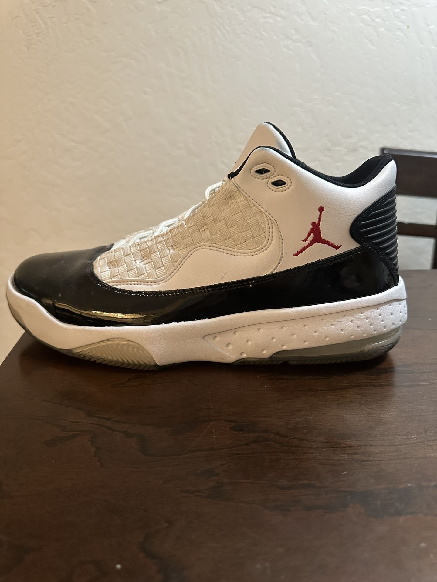 Jordan Aura 2