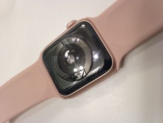 Apple watch series 4 pink rose gold