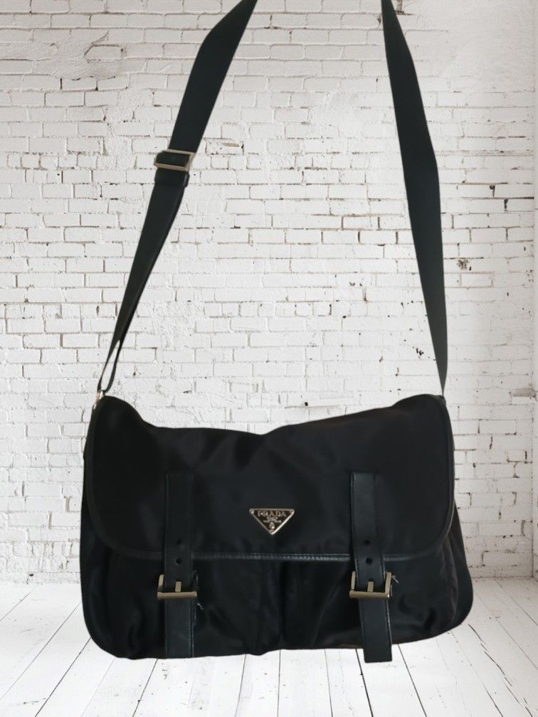 Prada vintage black nylon vela messenger shoulder casual neutral bag USED coa