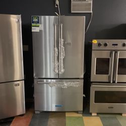 New Kitchen Aid Counter Depth Bottom Freezer Refrigerator‼️‼️ Internal Water Dispenser And Ice Maker‼️‼️