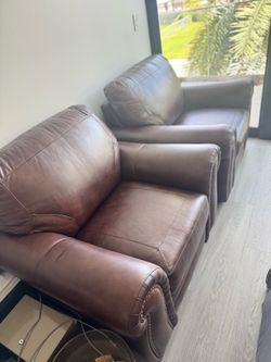 4 Leather Club Chairs