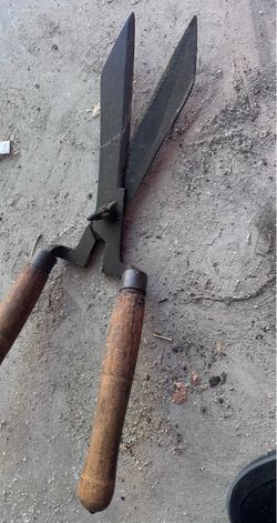 Antique shears or hedge clippers, 11 inch blades