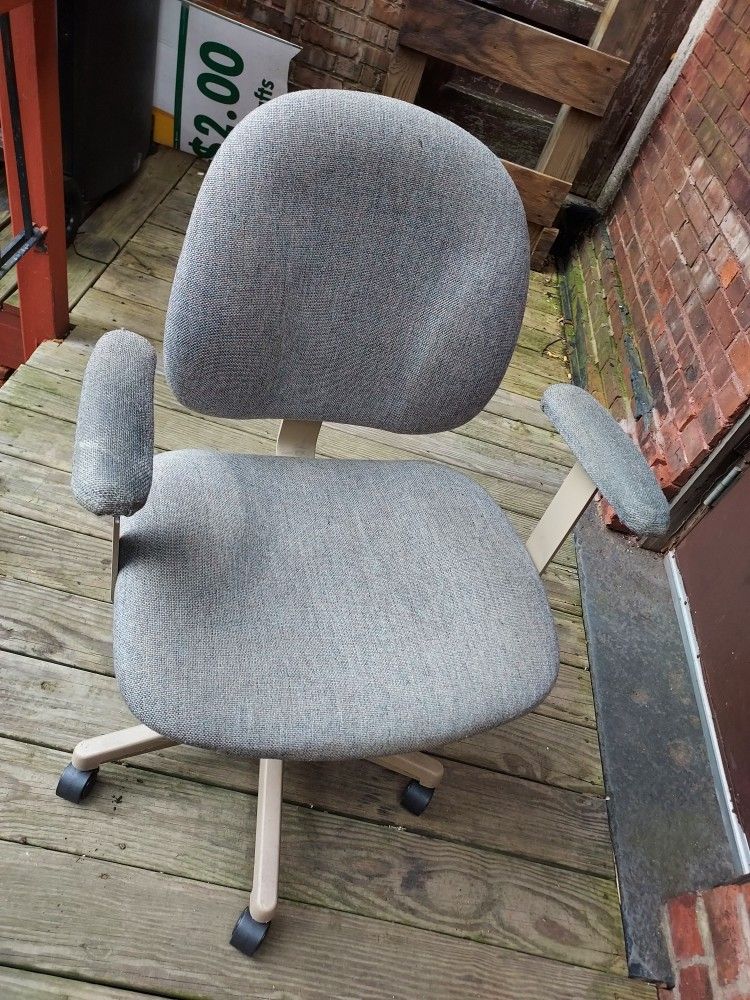 Office Chair Rolling With Arms