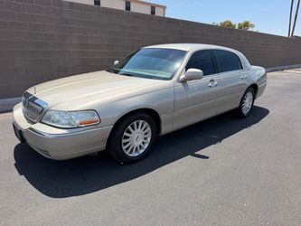 2004 Lincoln Town Car