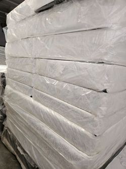 QUEEN SET $189 ** MATTRESS AND BOX SPRING
