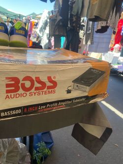 Boss amp and woofer 600 watts